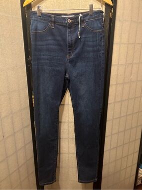 KANCAN LOS ANGELES NWT Deep Indigo Skinny Jeans, with Stretch